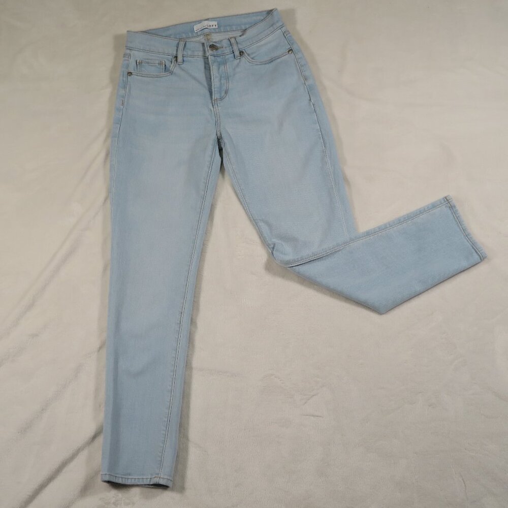 LOFT Girlfriend Jeans Light Indigo Wash 00P/24P